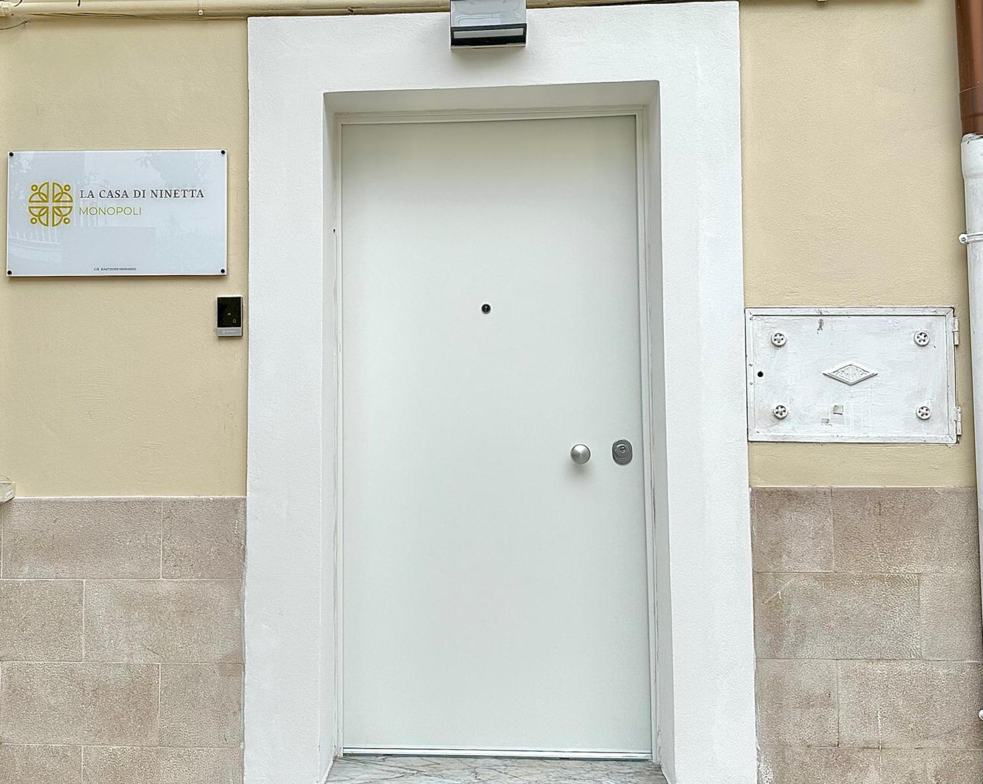 La Casa Di Ninetta Apartment Monopoli Bagian luar foto